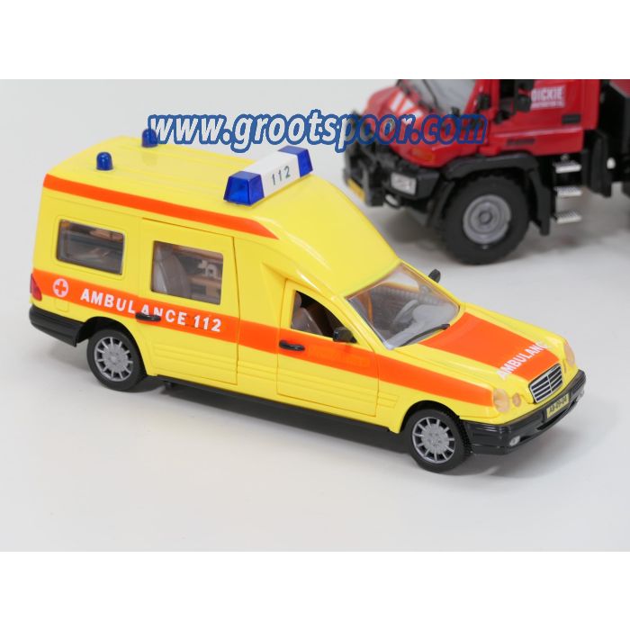 Hulpdiensten set B Brandweer en Ambulance +/- 1:24 - sku: 20260618024253 - Gebruikt - Zeer goede staat - Afbeelding 2