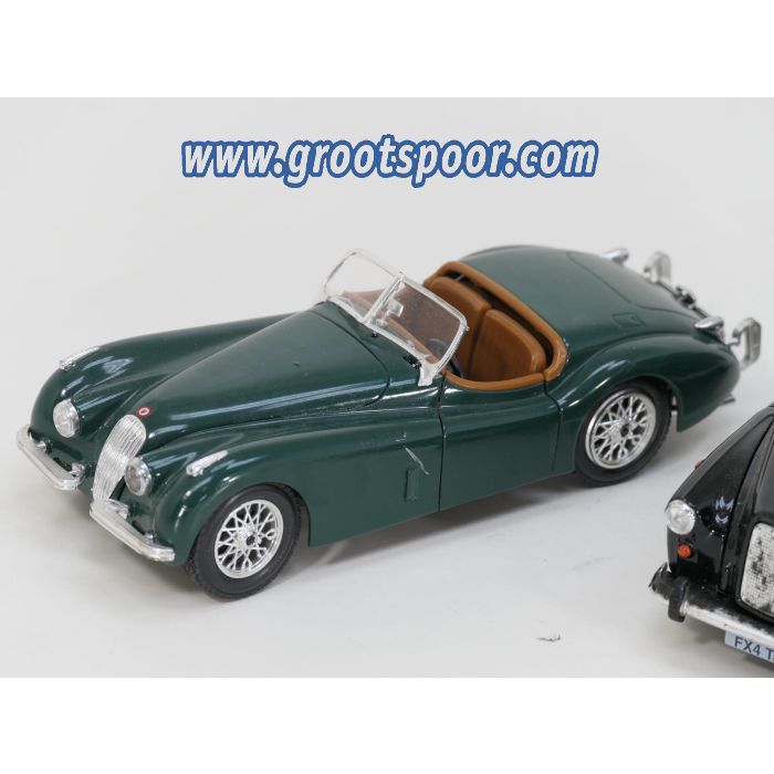 Schaal 1:24 Set 3 Oltimer Clasic Cars. - sku: 20260619103647 - Gebraucht - Wie Neu - Bild 3