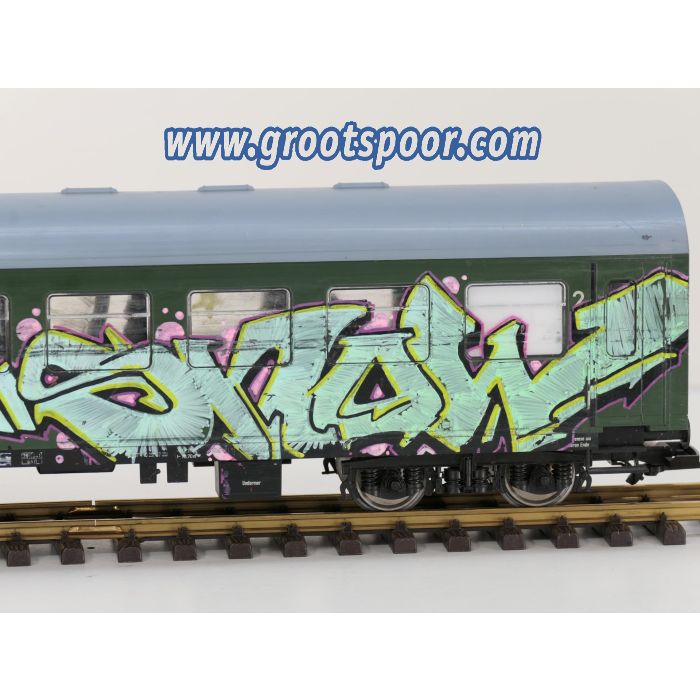 PIKO 37650 G-Reko-Wagen 2. Kl. DR 57 50 28-15 123 -2 Bghwe, GRAFITTI Kugellagerachsen, Innenbel, Energiesp, 11 Figuren - sku: 20260716011020 - Used - Very good condition - Photo 4