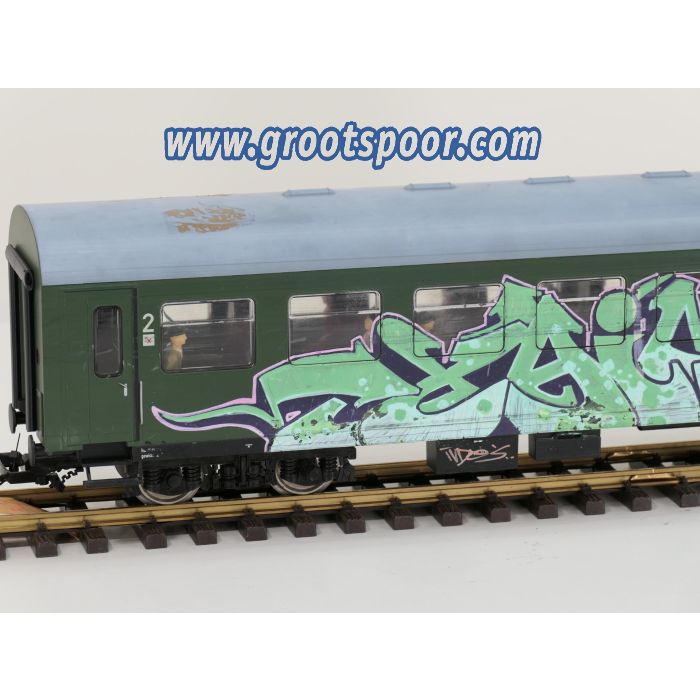 PIKO 37650 G-Reko-Wagen 2. Kl. DR 57 50 28-15 123 -2 Bghwe, GRAFITTI Kugellagerachsen, Innenbel, Energiesp, 12 Figuren - sku: 20260716012615 - Gebraucht - Sehr guter Zustand - Bild 3