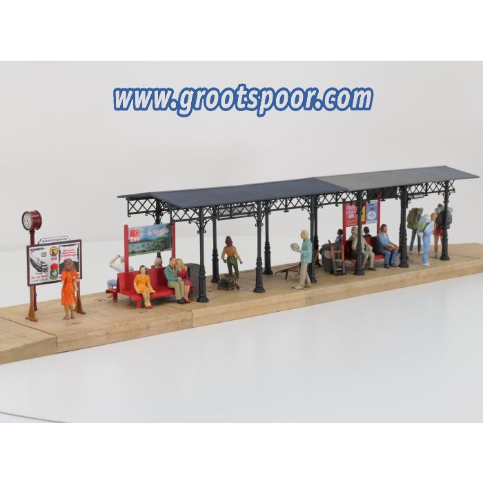 POLA 330908 Überdachter Bahnsteig gebouwd model met 15 figuren - sku: 20260807111540 - Gebruikt - Zeer goede staat - Afbeelding 2