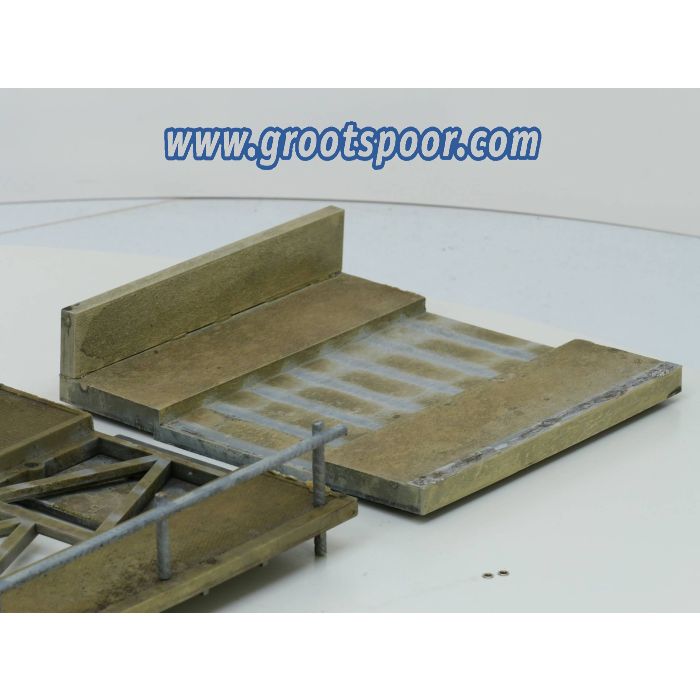 Kleine Zelfbouw Brug met 2 losse delen