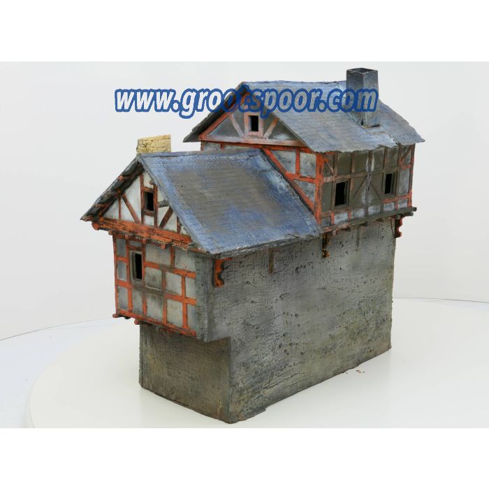 Groot zwaar Vakwerkhuis 