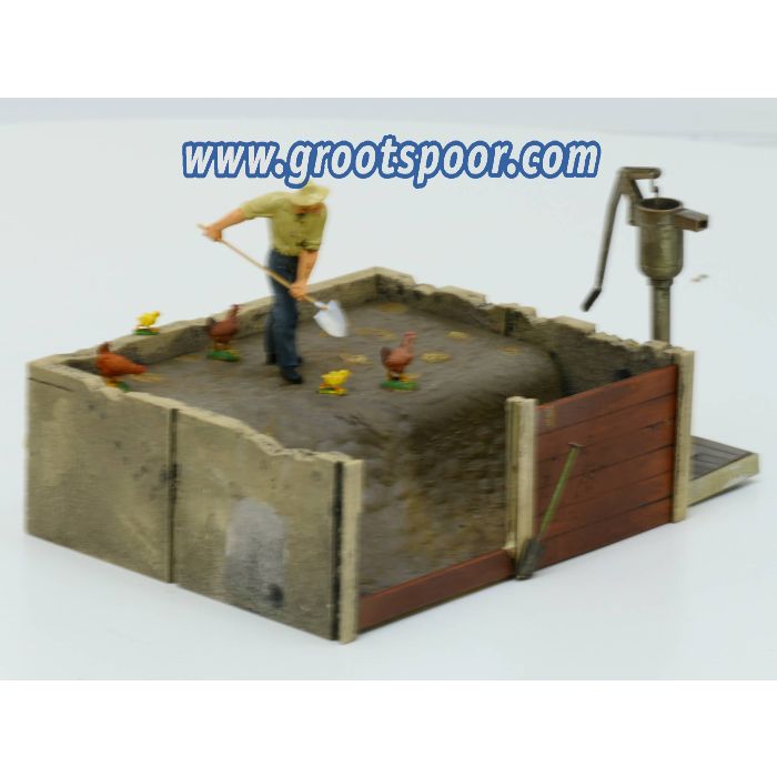 POLA 331843 Misthaufen & Jauchepumpe gebouwd model