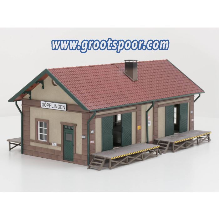 PIKO 63005 Güterschuppen Göpplingen (1:32) gebouwd model