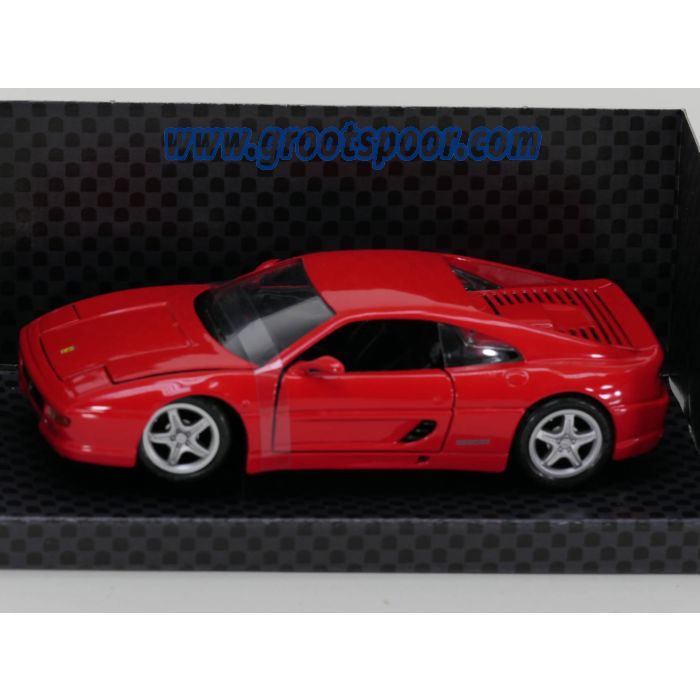 Bburago / Maisto 1:24 Red Ferrari set 4st.