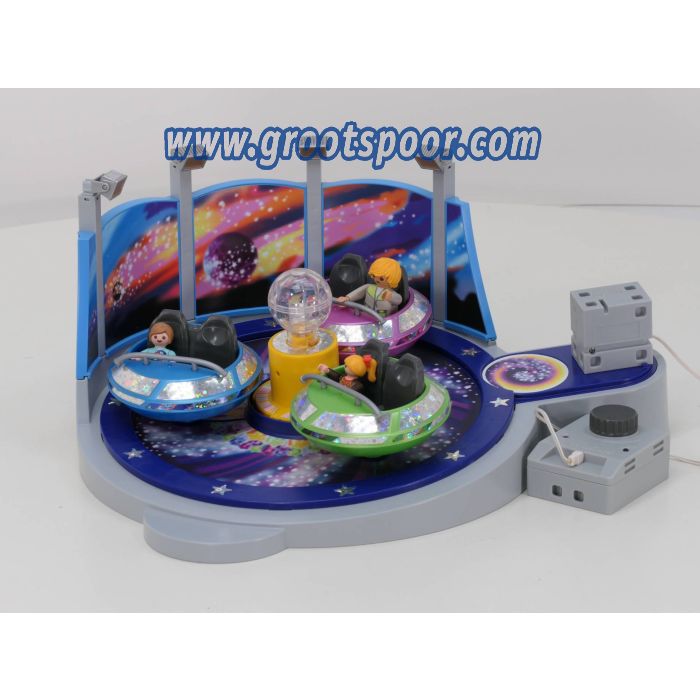 Playmobil Breakdance kermis 5554 samen met Playmobil 5556 Kermis Elektrische aandrijfmotor voor attracties #4572