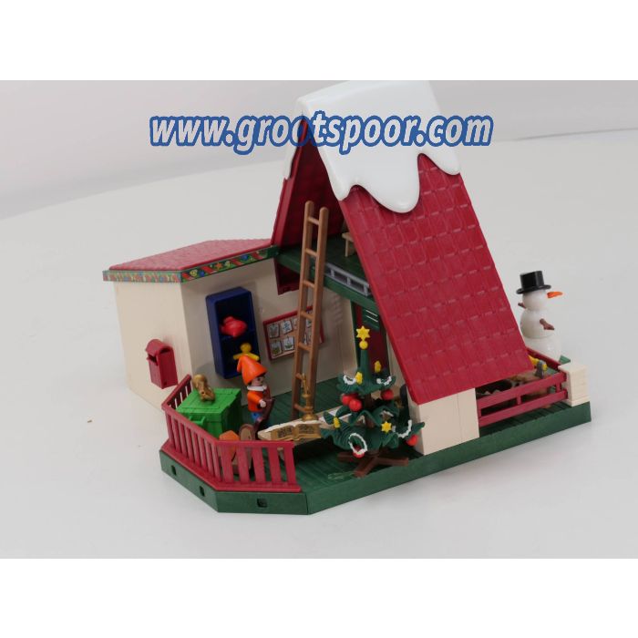 Playmobil 5976 Gezellig besneeuwd huis met terras en beschutting. De kerstpost van de kinderen belandt in de brievenbus. #4586