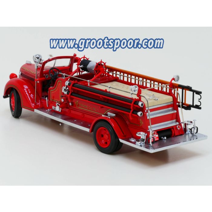 Yat Ming 20058 Ford 1938 Fire Engine Georgetown 1:24 Die Cast Metal