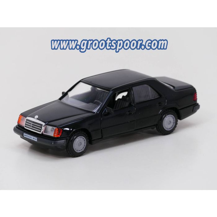 Mercedes-Benz W124, 200-300 D/Em Cursor-Modell 1084, MINT, 1:32 / 1:35 Fur Spur 1, Märklin