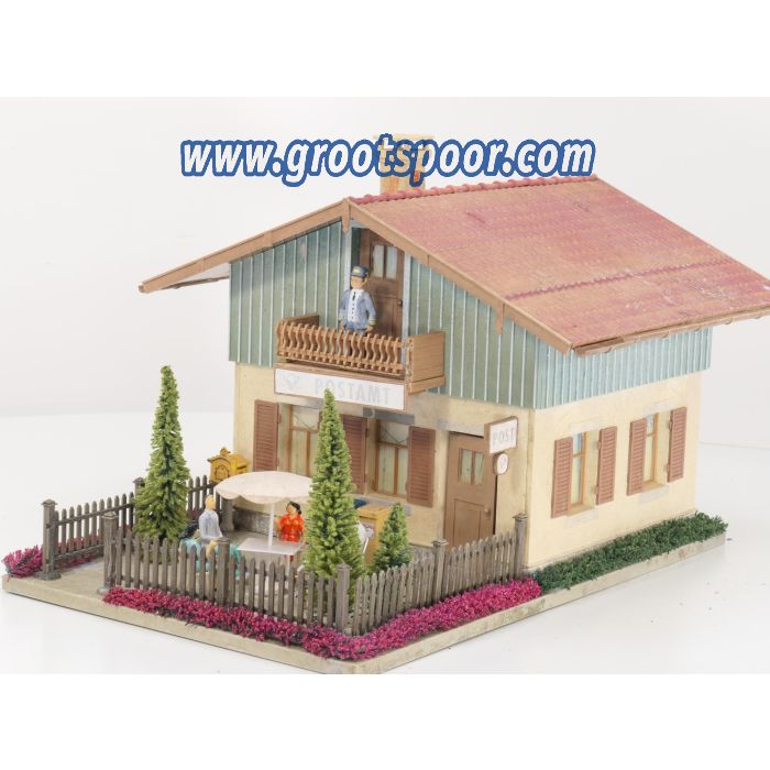 POLA 330929 Gasthaus Zur Post Gebouwd model, 6 Figuren