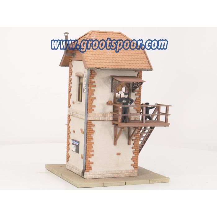 POLA 331709 Seinhuis gebouwd model, 2 Figuren, Innenbeleuchtung