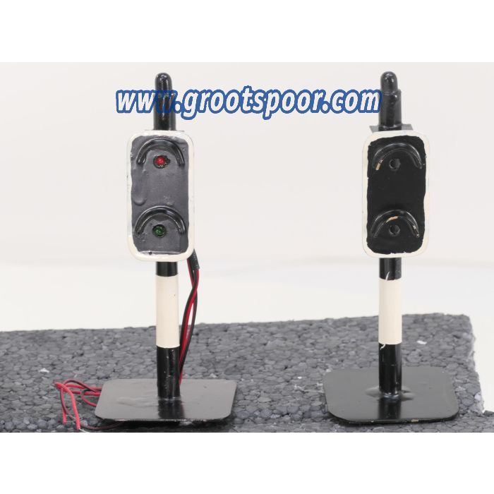 Set van 4 metalen seinen, Zelfbouw