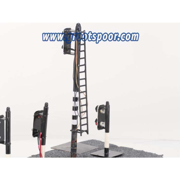 Set van 4 metalen seinen, Zelfbouw