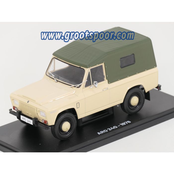 GSDCCmag 00024g1t51002 1/24 1972 Aro 240, cream-white
