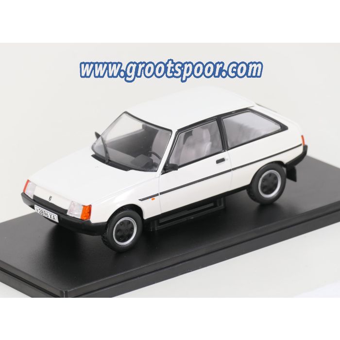 GSDCCmag 00024g1835035 1/24 1987 ZAZ 1102 *Travria*, white