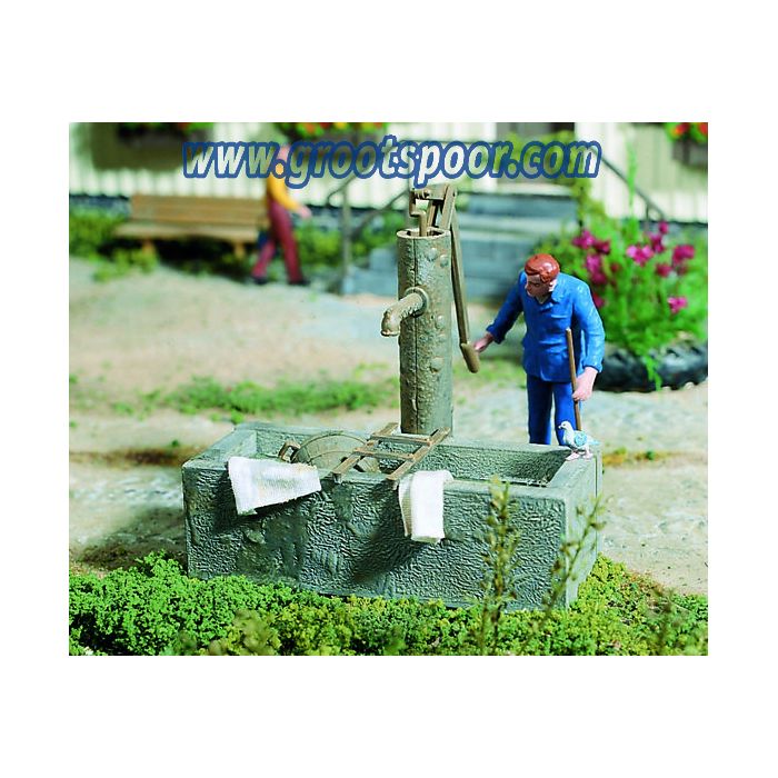 POLA 333212 Pumpbrunnen Mit Wassertrog